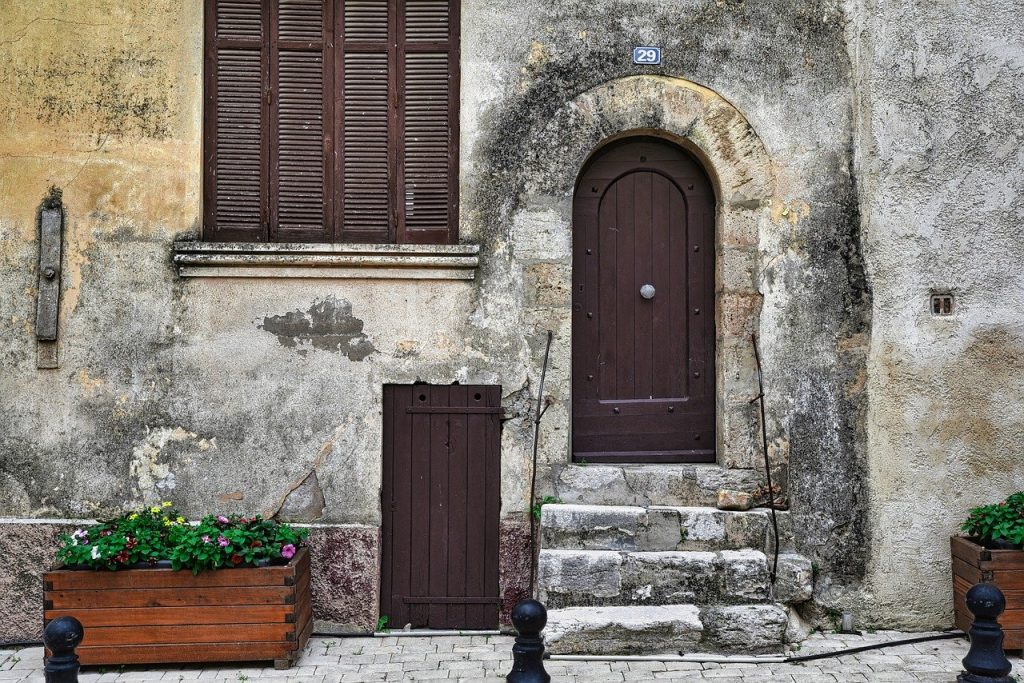 découvrez notre vaste sélection de fenêtres et portes de haute qualité, alliant esthétique et performance énergétique. améliorez le confort de votre maison tout en ajoutant une touche de style avec nos produits durables et sur mesure.