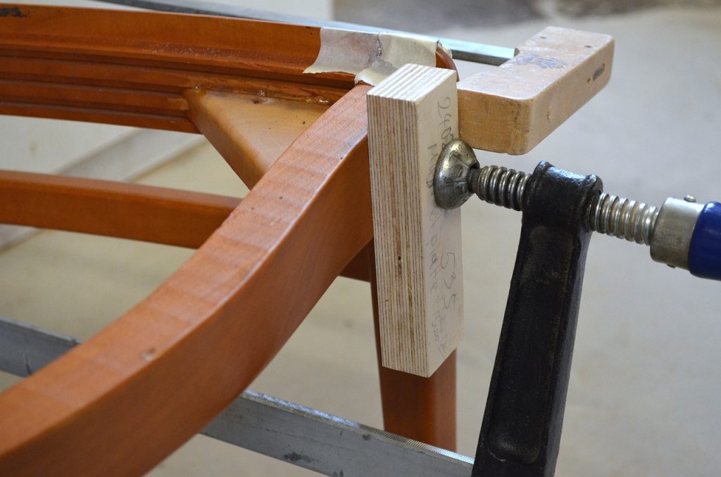 découvrez l'art de la menuiserie avec nos services de joinery. que ce soit pour des meubles sur mesure, des rénovations ou des constructions, nos artisans expérimentés vous garantissent un travail de qualité alliant tradition et modernité.