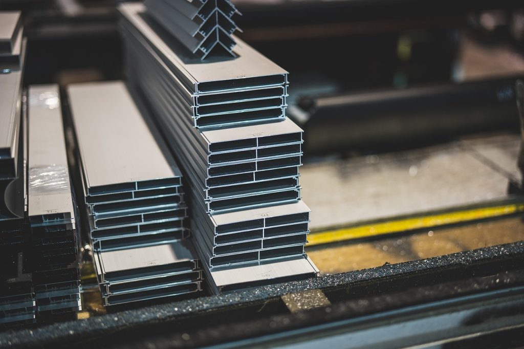 découvrez les propriétés fascinantes de l'aluminium, un métal léger et polyvalent, largement utilisé dans l'industrie et le quotidien. apprenez-en davantage sur ses applications, ses avantages écologiques et son rôle essentiel dans le développement durable.